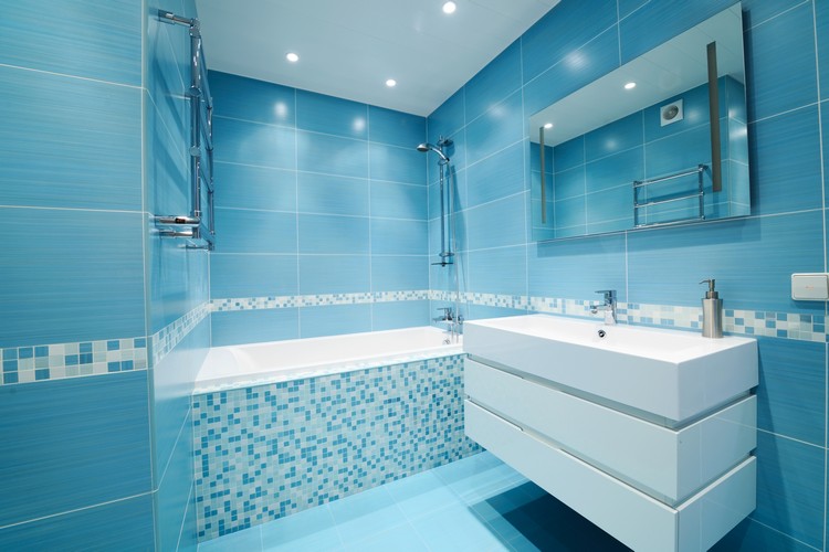 déco salle de bain bleu minimaliste