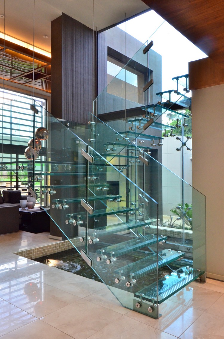 escaliers intérieurs verre