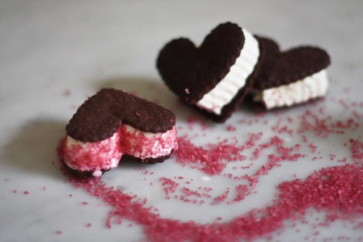 idée cadeau Saint Valentin DIY pour les amateurs de pâtisserie- biscuits coeurs