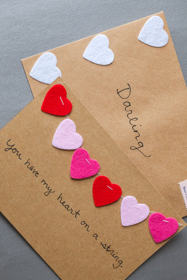 idée de carte Saint Valentin DIY en carton papier kraft et feutrine