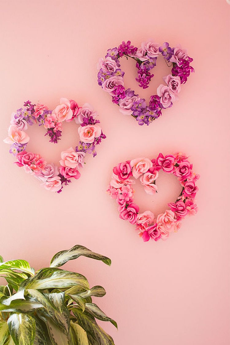 idée de décoration Saint Valentin romantique coeurs de fleurs