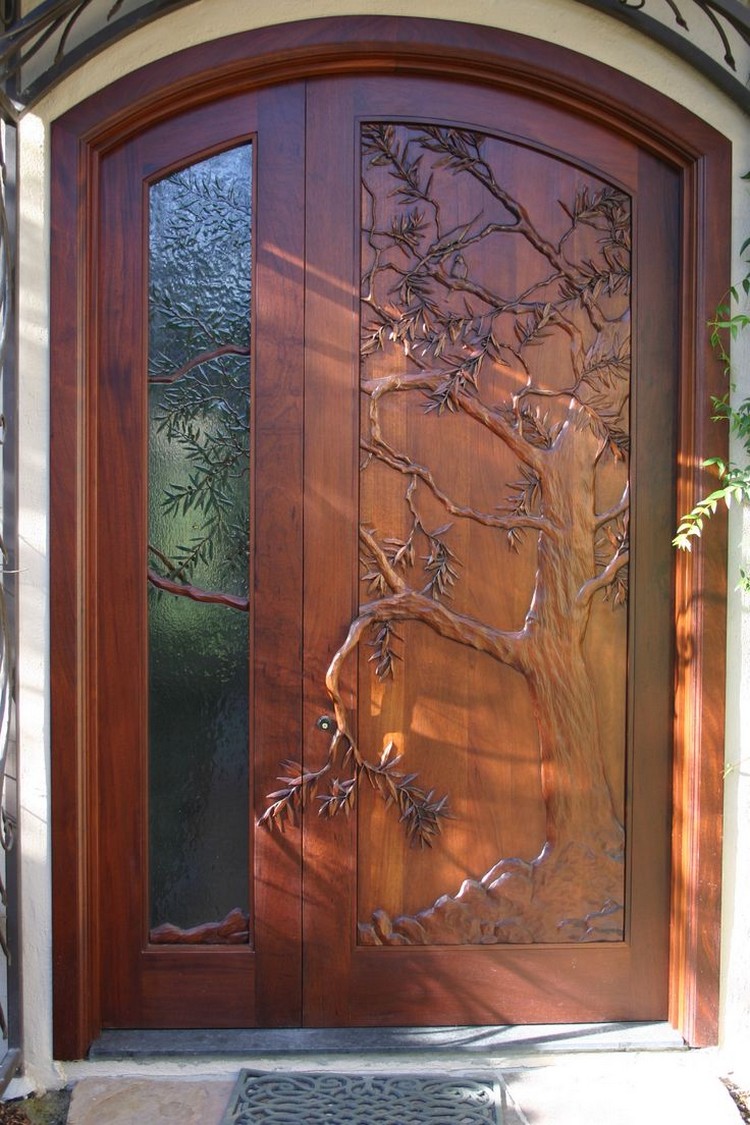 jolie porte d'entrée sur mesure en bois laqué gravée style rustique revisité