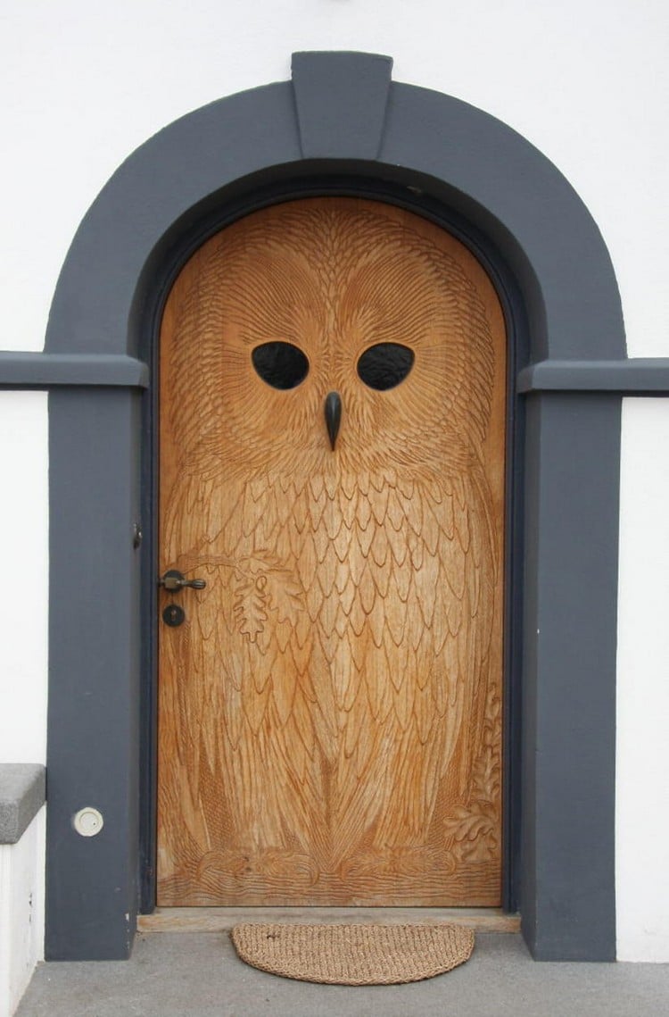 porte d'entrée sur mesure en bois gravé original motif hibou