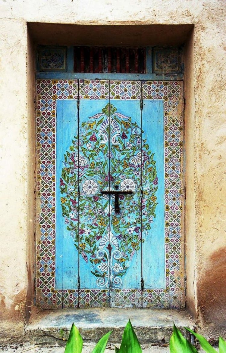 porte d'entrée sur mesure motifs décoratifs colorés style indien look authentique idée originale