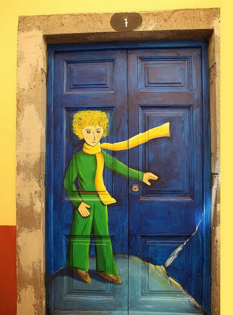 porte d'entrée sur mesure peinte bleu motif petit prince