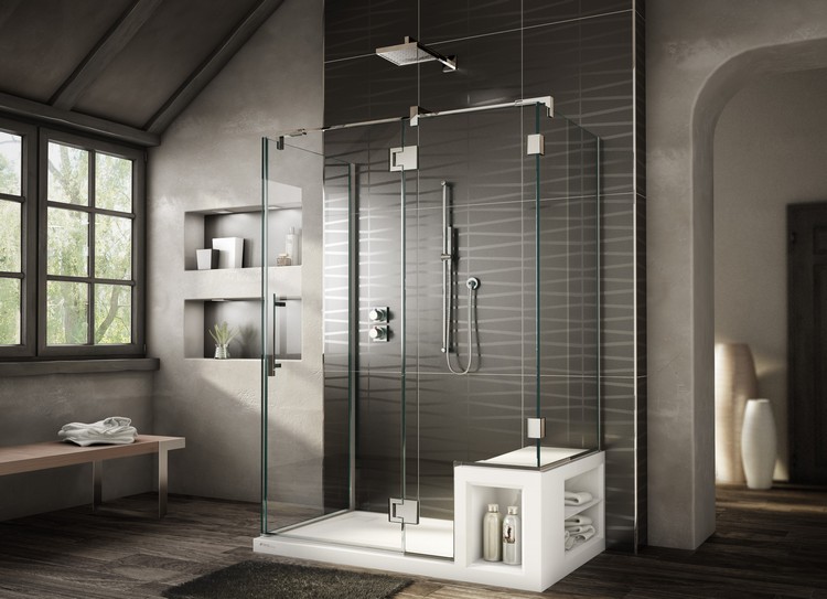 salle de bain avec douche italienne super moderne en verre transparent design fermé plan-pied pratique avantages inconvénients conseils aménagement
