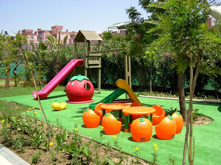 aire de jeux extérieur pour enfants idée inspirée par les fruits
