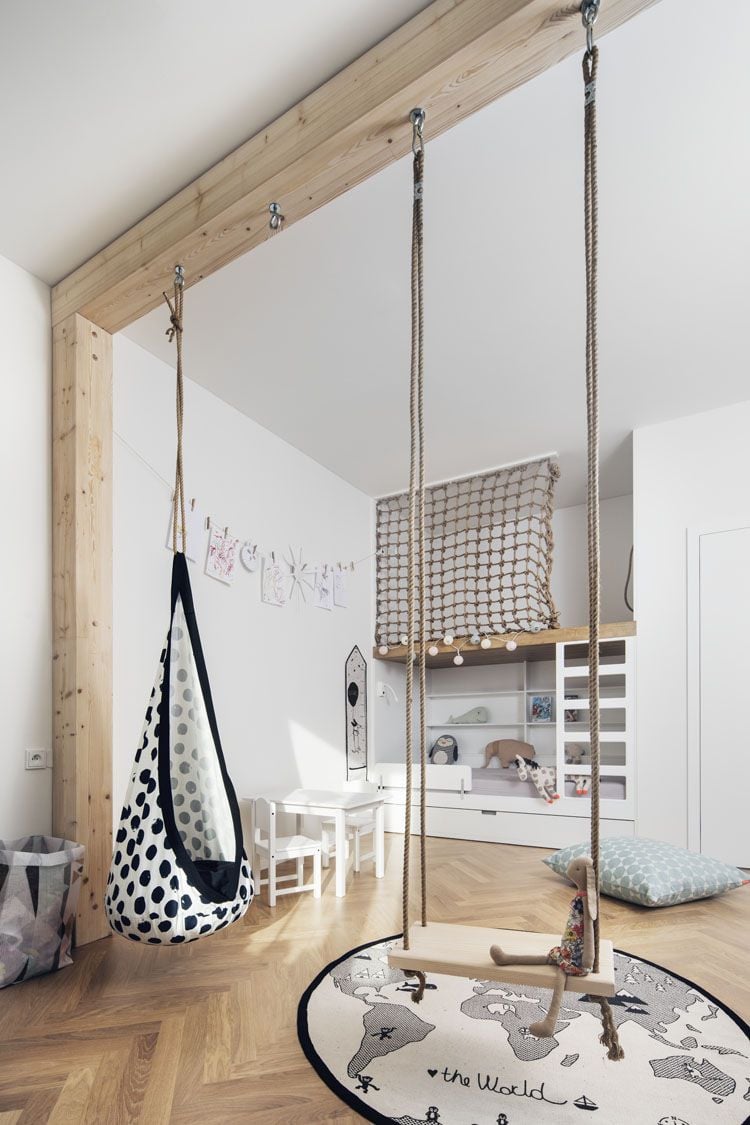 chambre enfant moderne lit alcove balancoires parquet bois