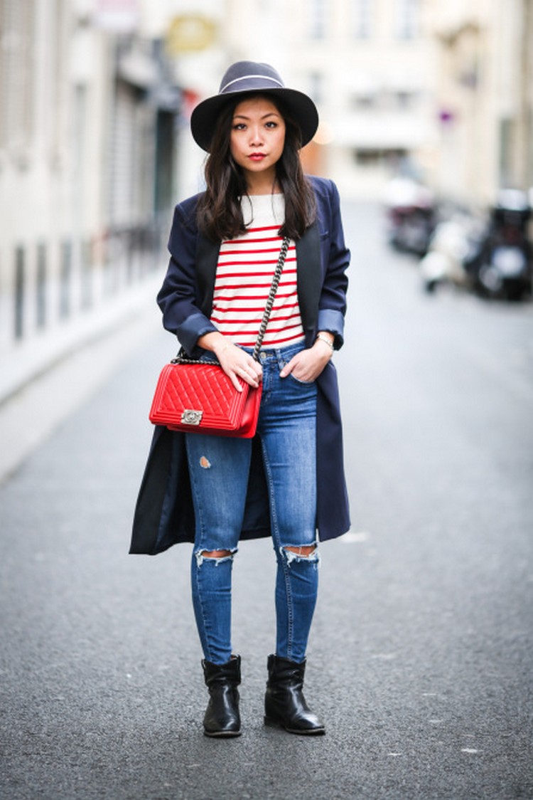 comment porter des bottines norie avec jeans petit sac cuir rouge manteau long