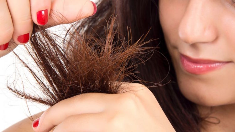 comment soigner les cheveux longs à pointes fourchues