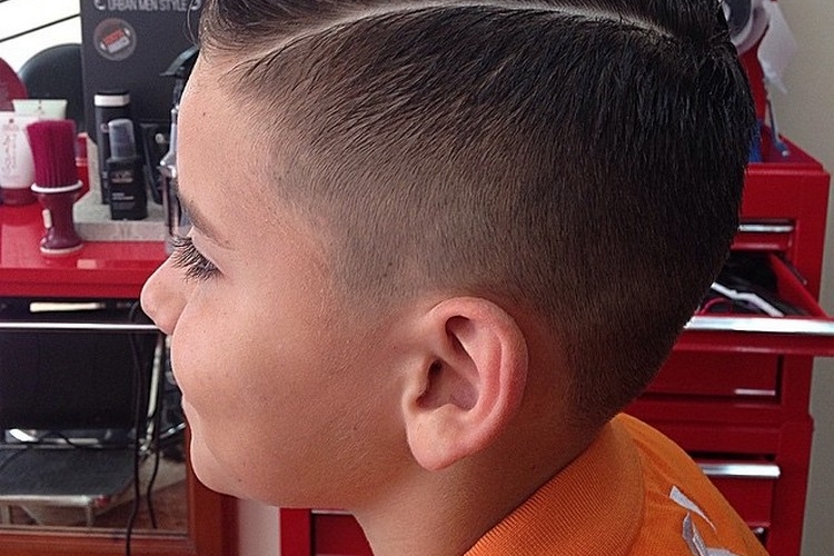 Coupe petit garçon : les tendances de la coupe garçon sont au court