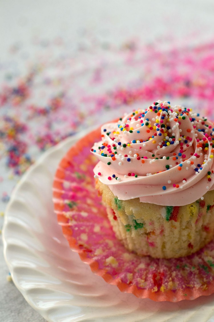 déco baby shower cupcake fascinant coloré sprinkles