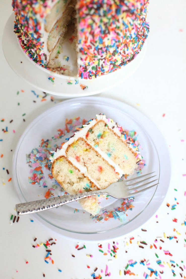 déco baby shower gâteau gourmand sprinkles