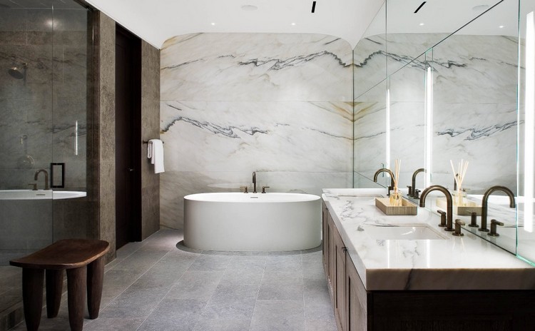 espace vide négatifs salle bain spacieuse design épuré tendances intérieures 2018