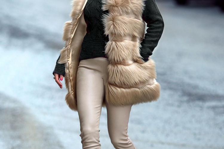 Gilet fausse fourrure - conseils et astuces pour le porter avec style