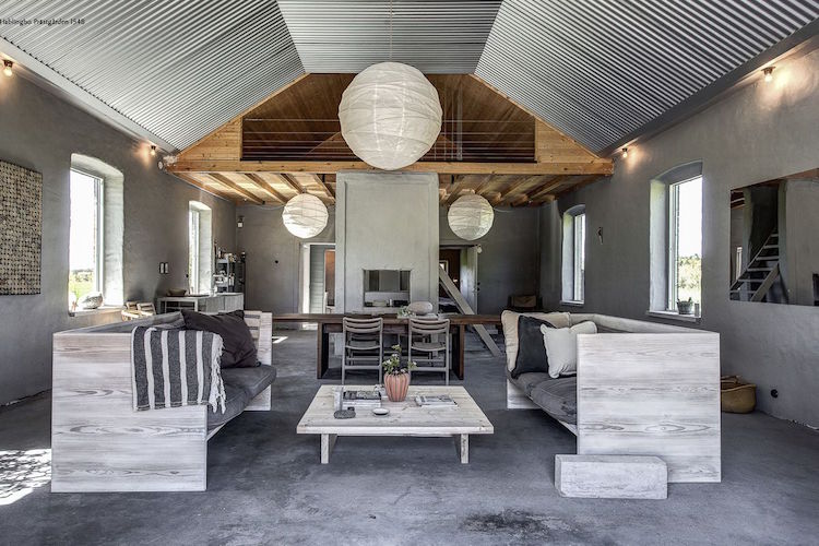 interieur style industriel meubles bois grisatre plancher beton