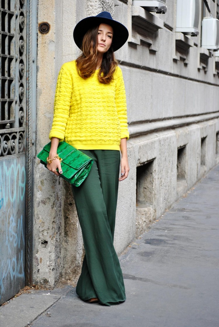 large pantalon femme fluide en vert look branché associations couleurs matériaux coton lin satin
