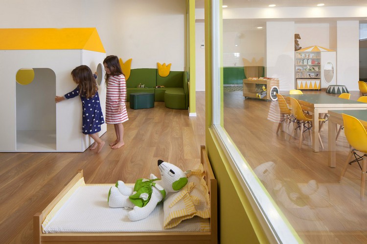 mobilier sur mesure complexe éducatif enfants situé Israël design moderne novateur