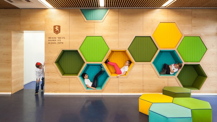 mobilier sur mesure pour enfants capsules muraux école maternelle Sarit Shani Hay design studio