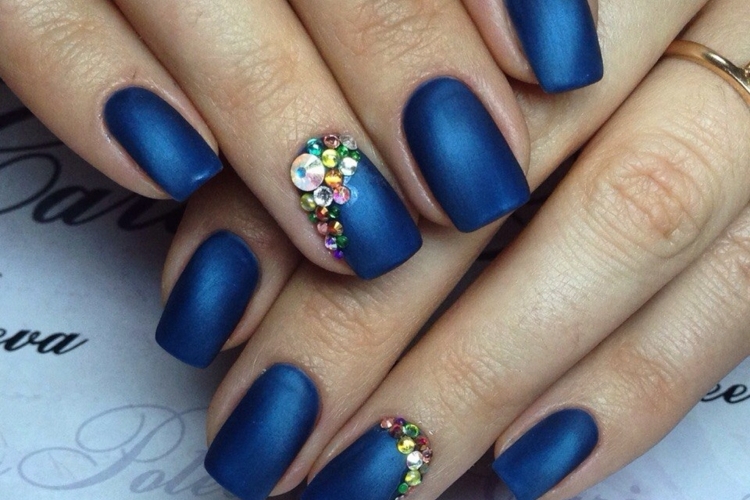 Nail art œil de chat instructions et 20 idées pour un look magnétique — free download