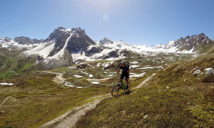parcours VTT Alpes France Suisse itinéraire duré difficulté