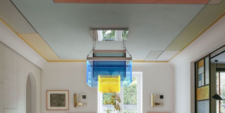 peinture plafond en couleurs pâles segments géométriques suspension