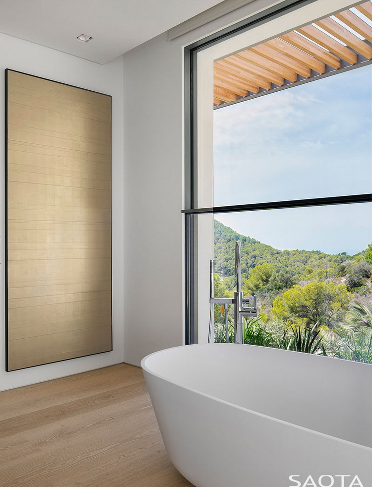 pergola bois sur mesure angle intérieure design salle bain contemporaine maison architecte luxe Majorque