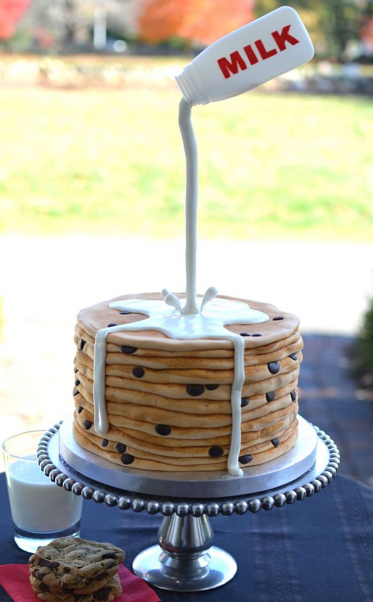recette gravity cake gâteau forme crêpes gourmands avec bouteille suspendue
