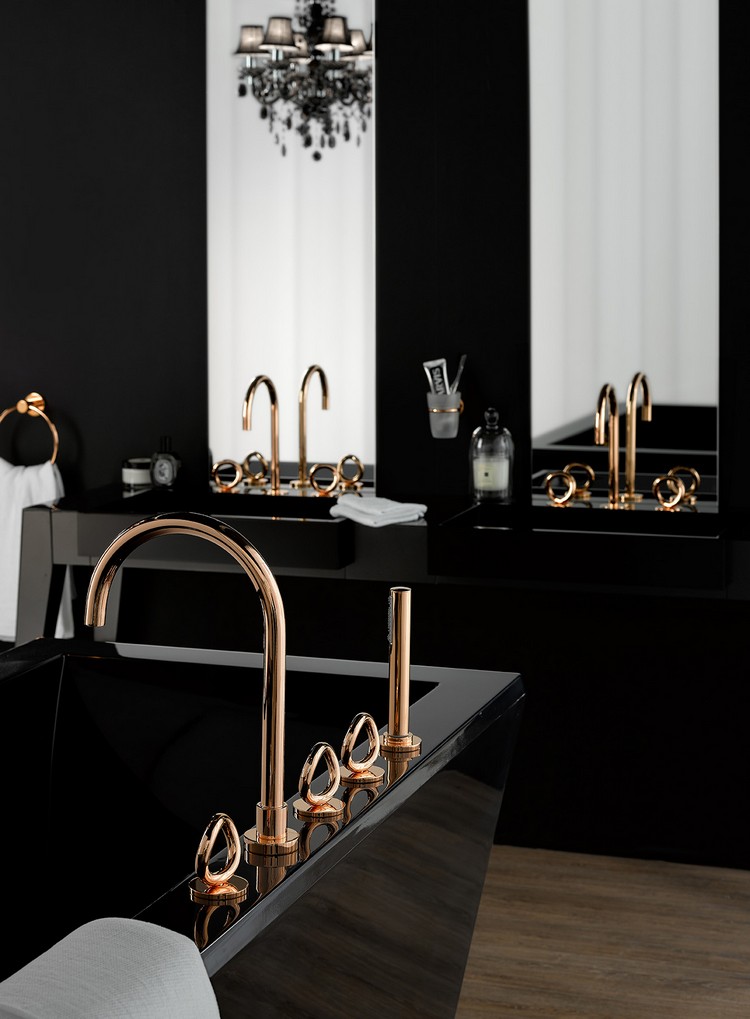 salle de bain noire design moderne et sophistiquée