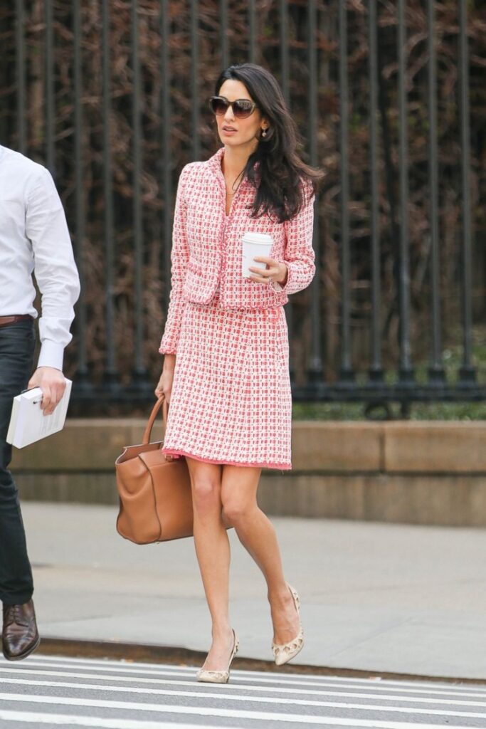 tenue décontractée chic femme affaire classe style confiance