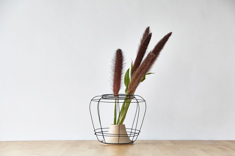vase en bois moderne KIMU design japonais hors commun idées déco adeptes jardinage fleurs