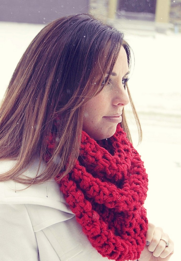 écharpe tube femme rouge pour l'hiver