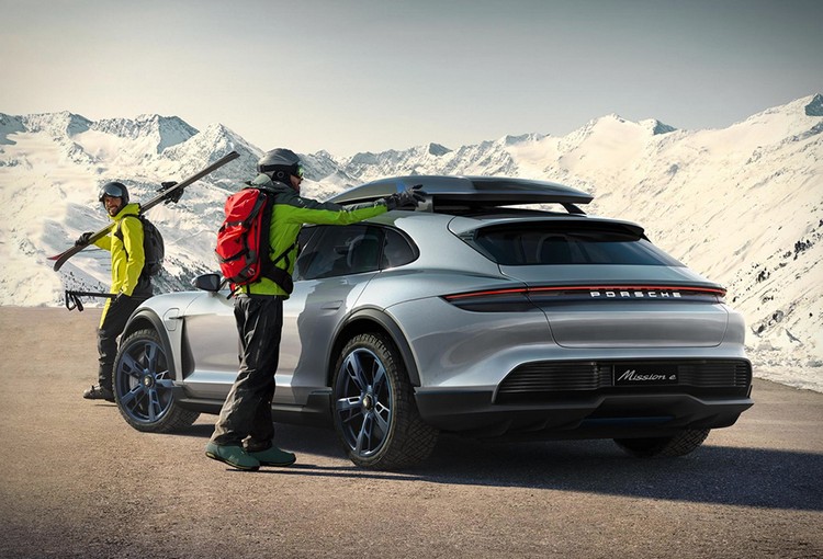 Porsche Mission E 2020 hyper voiture modèle futuriste sportif