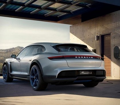 Porsche Mission E concept électrique haut gamme lignes épurés futuristes