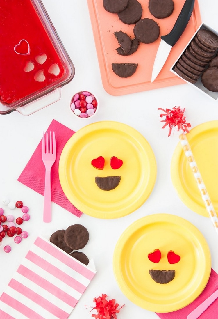 Smiley Pâques bricolage pascal assiettes carton motif emoji