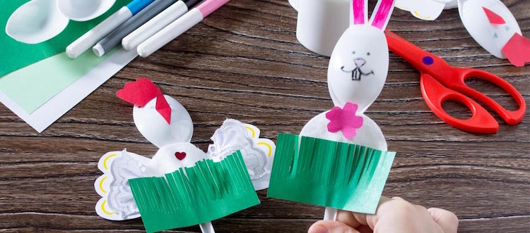 activités Paques maternelle - poussin et lapin en cuillère en plastique