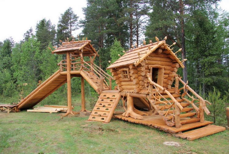 aire de jeux pour jardin fonctionnelle enfants toboggan avec cabane bois