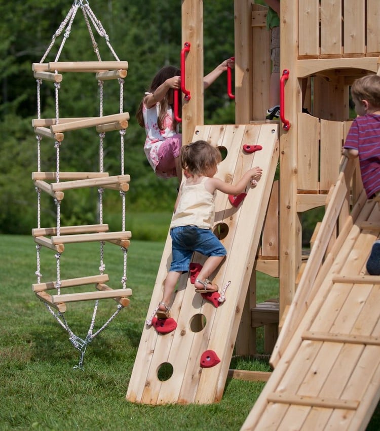 aire de jeux pour jardin petit mur escalade activités plein air enfants