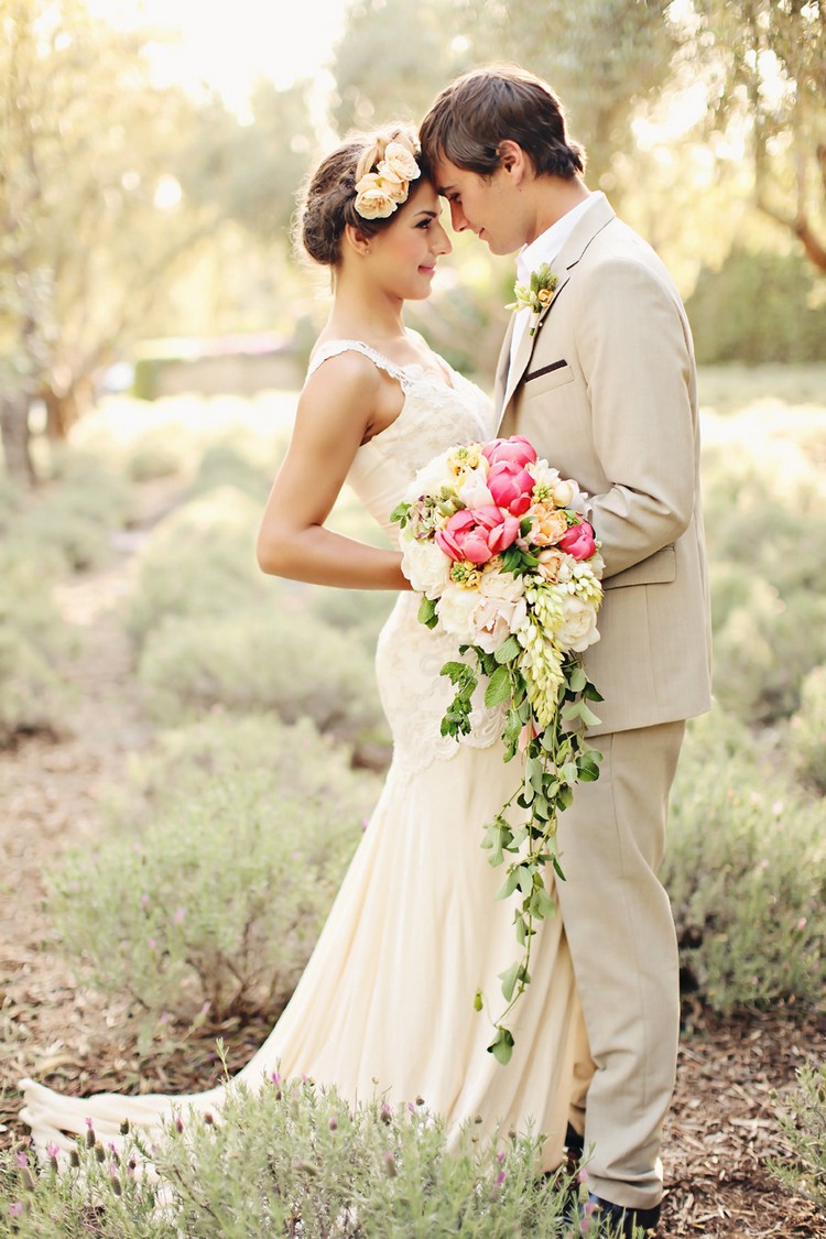 bouquet de mariée en cascade champêtre