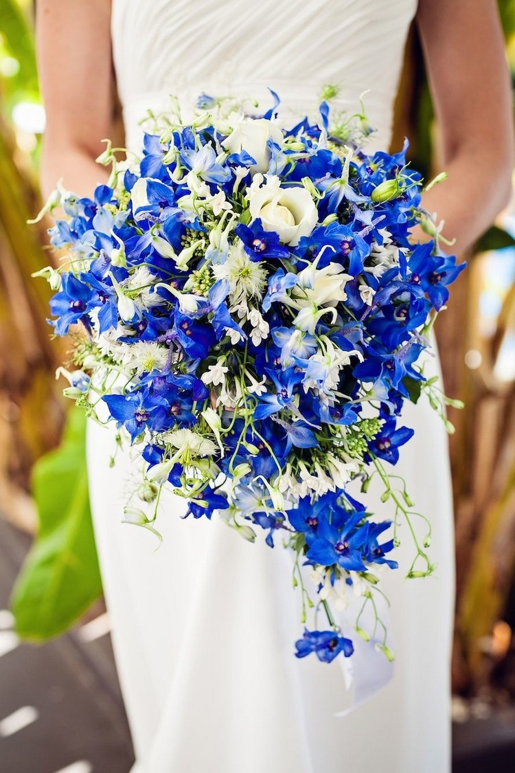 bouquet de mariée en cascade couleur fascinante