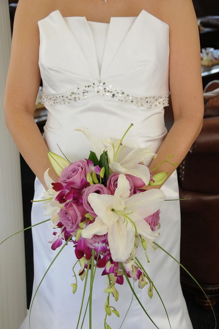 bouquet de mariée en cascade lys superbe