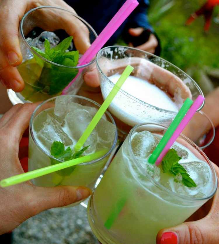 cocktail d'été frais mojito original avec stevia boisson alcoolisé
