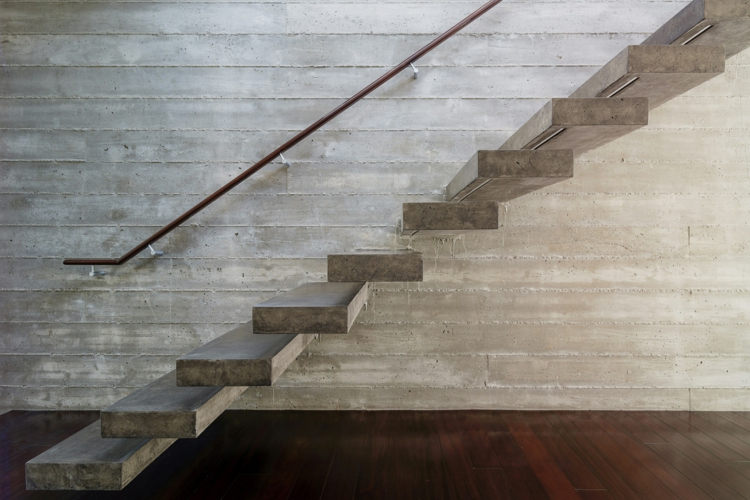 deco minimaliste escalier flottant beton