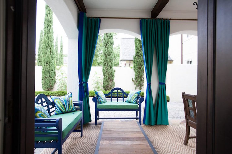 deco terrasse rideaux exterieurs bleu turquoise