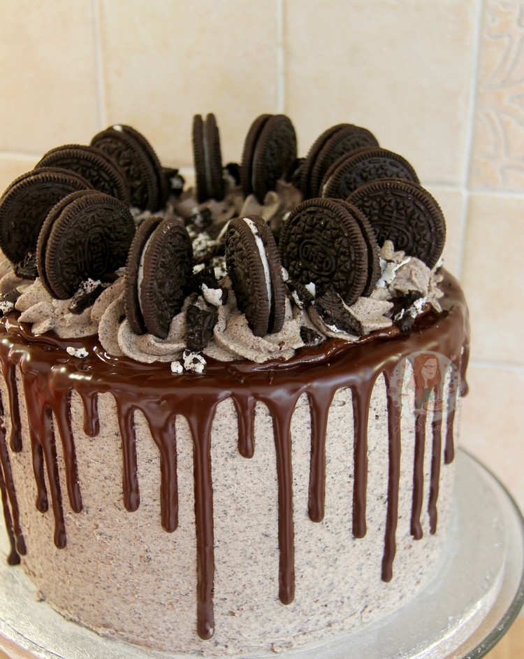 drip cake avec Oreo idée originale déco gâteau anniversaire