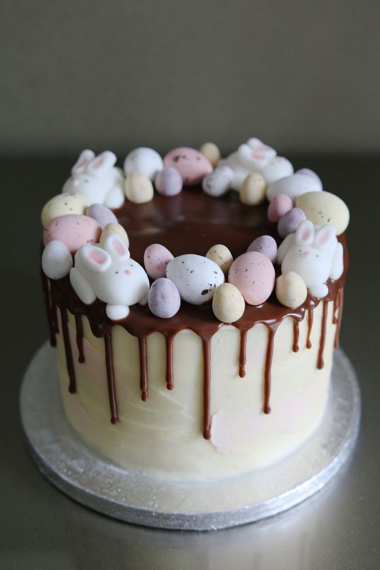 drip cake avec œufs chocolat idée originale recette gâteau festif Pâques