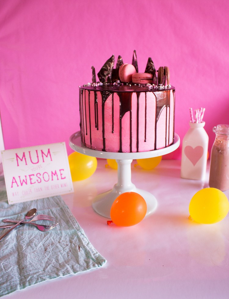 drip cake rose fruits cake design original idée gâteau anniversaire petite fille