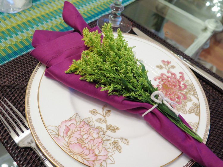 déco table printemps fleurs serviettes tissu idées originales style rustique chic