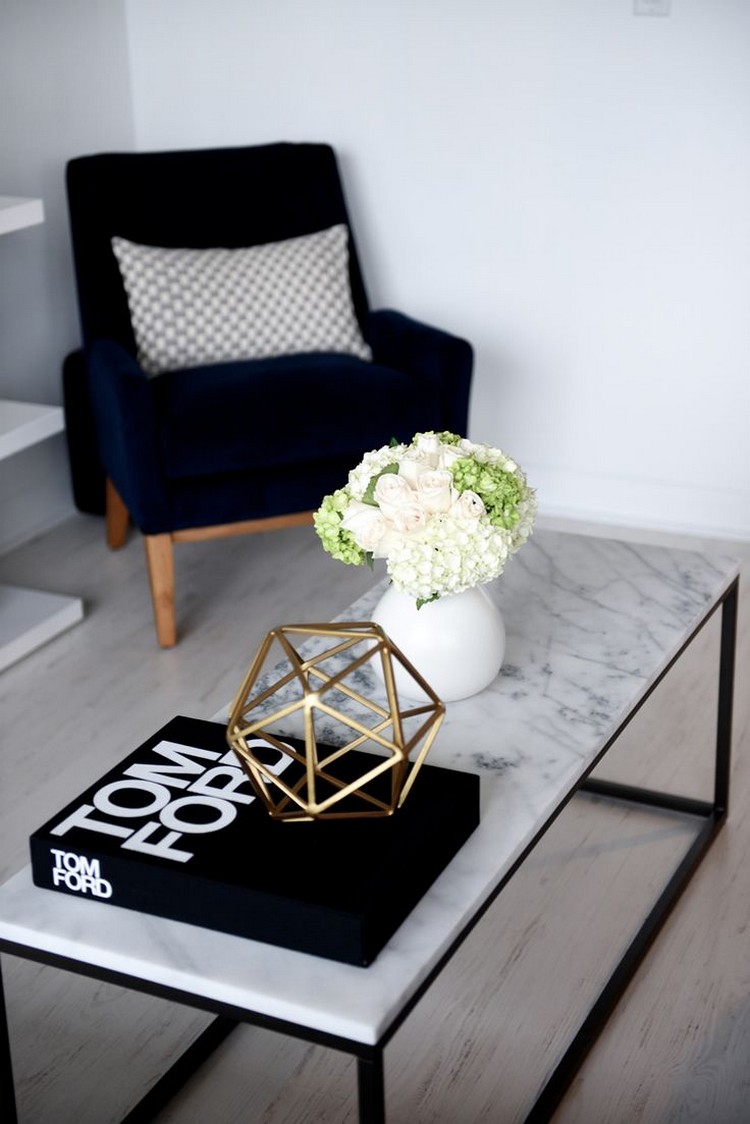 déco table printemps idée salon minimaliste style épuré design table basse vase fleurs