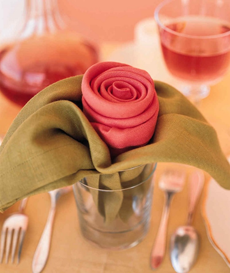 déco table printemps rose en tissu pour verre